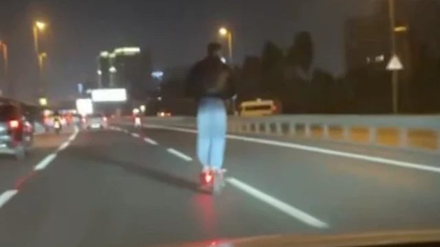 İstanbul'da elektrikli skuterle otoyolda 70 km hız yapıldı