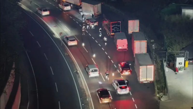 Küçükçekmece'de asayiş denetimi: İki firari şüpheli yakalandı