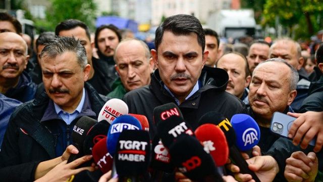 Bakan Kurum ve Bakan Çiftçi Ayazağa'da inceleme yaptı