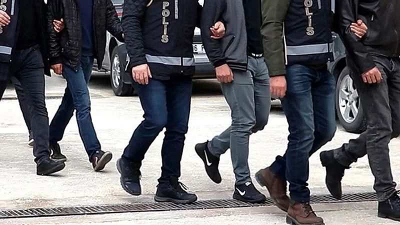 İzmir'de Yasa Dışı Bahis Ağına Operasyon: 32 Şüpheli Yakalandı