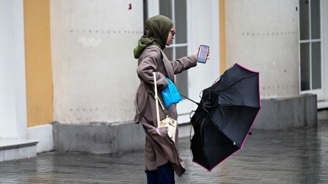 Meteoroloji İstanbul için kuvvetli rüzgar ve fırtına uyarısı