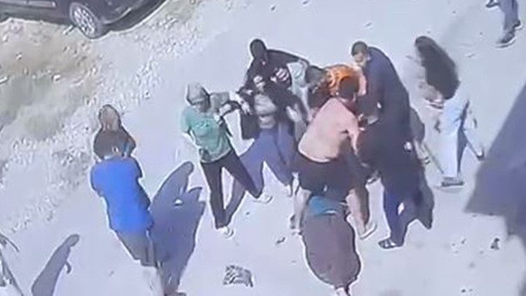 Seyhan'da çocuk gürültüsü yüzünden kavga: 3 yaralı