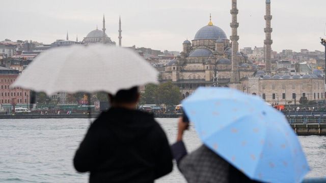 Meteoroloji İstanbul için gök gürültülü sağanak uyarısı yaptı