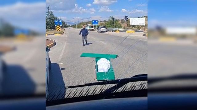 Cenaze Nakil Araçından Tabut Yola Düştü