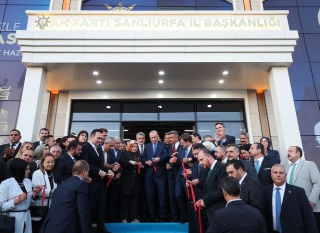 Cumhurbaşkanı Erdoğan, Şanlıurfa AK Parti İl Başkanlığı binasını açtı
