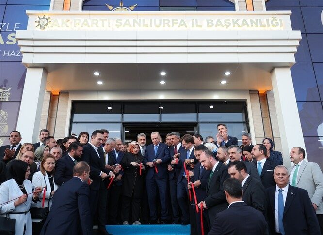 Cumhurbaşkanı Erdoğan, Şanlıurfa AK Parti İl Başkanlığı binasını açtı