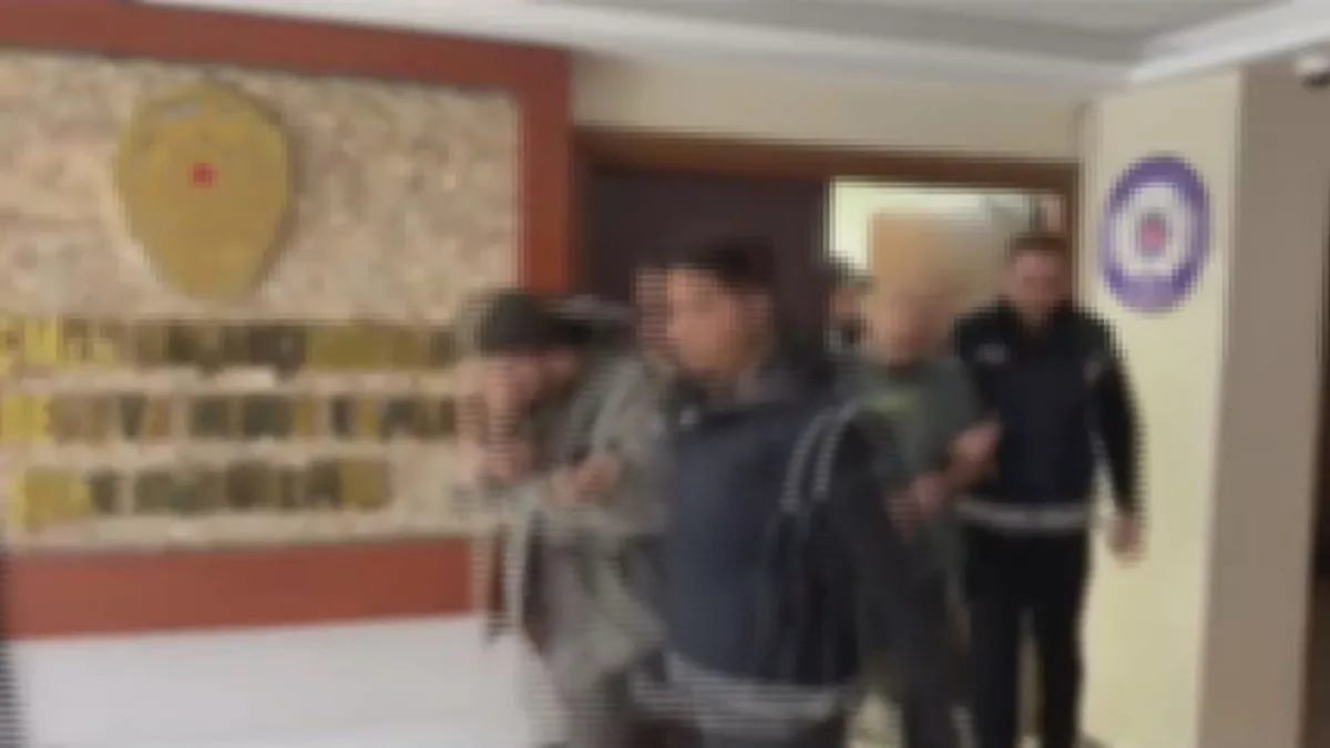 İstanbul'da göçmen kaçakçılarına operasyon: 2 kişi tutuklandı