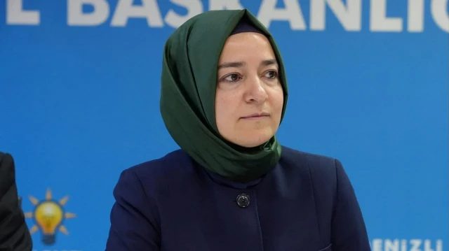 Aydın Ünal, Fatma Betül Sayan Kaya'nın Siyasi Hayatının Sona Erdiğini Açıkladı