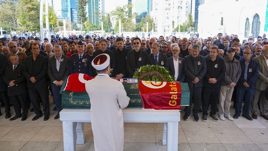 Göksel Arsoy, Levent'teki Camii'de Son Yolculuğuna Uğurlandı