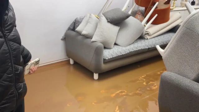 Beykoz'da sağanak sonrası evler ve sokaklar sular altında kaldı