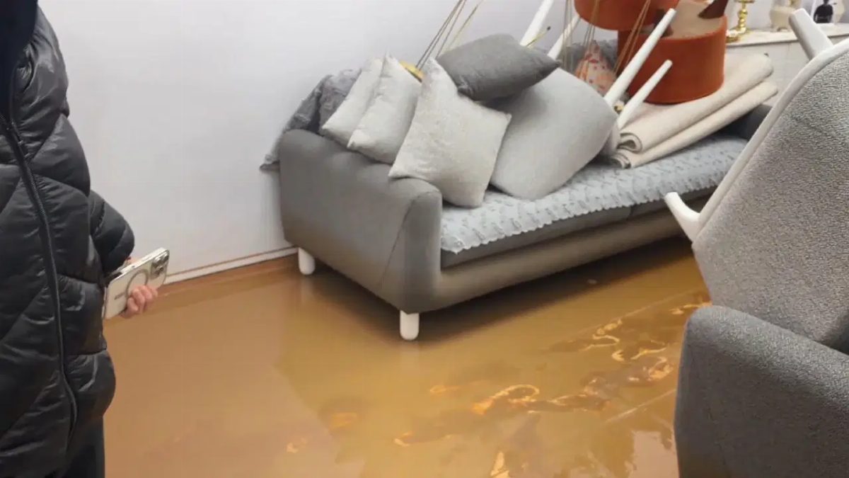 Beykoz'da sağanak sonrası evler ve sokaklar sular altında kaldı
