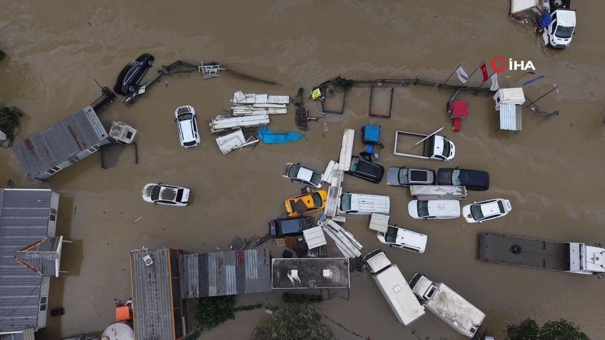 İstanbul'da Selden Zarar Gören Esnafa 80 Milyon TL Destek Sağlanacak