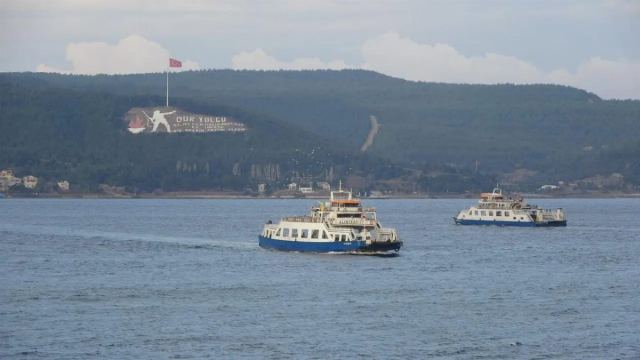 Bozcaada'ya Feribot Seferleri Olumsuz Hava Nedeniyle İptal Edildi