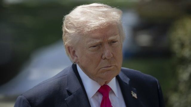 Trump, Fransa'daki Protestolar Hakkında Açıklama Yaptı