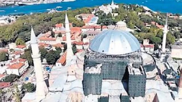 Ayasofya'nın Kubbesi Gri Brandalarla Kapatıldı