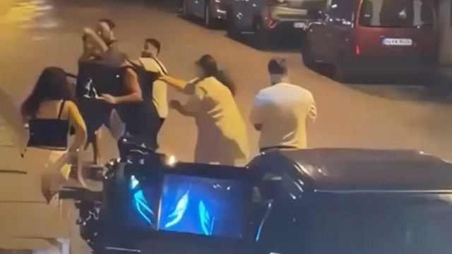 Kamiloba Mahallesi'nde Trafikte Kavga: Tekme ve Yumruklar Havada Uçuştu