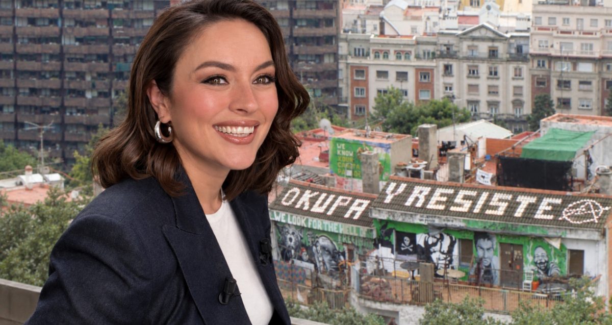Ezgi Mola El Born'daki evini işgalcilerden kurtardı