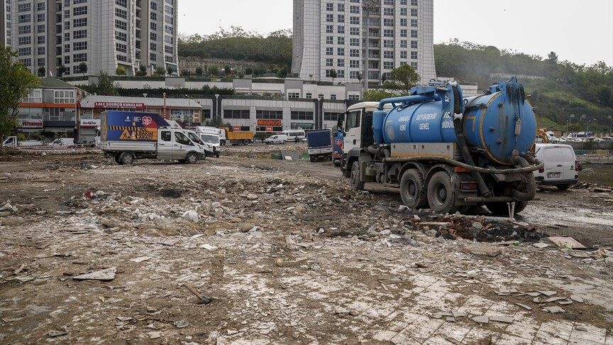 Ayazağa'da Selden Etkilenen Alanlarda Islah Çalışmaları Devam Ediyor