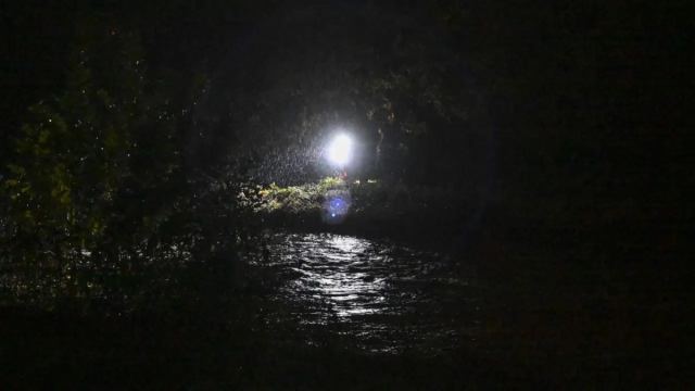 Pendik Göçbeyli'de sel sularına kapılan 2 kişi aranıyor