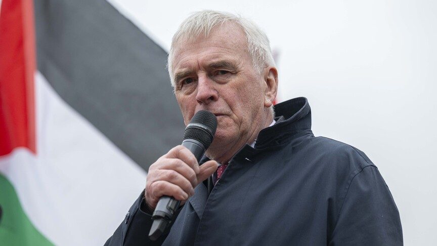 İngiltere'de McDonnell, İsrail'e Yetersiz Adımlar Attığını Belirtti