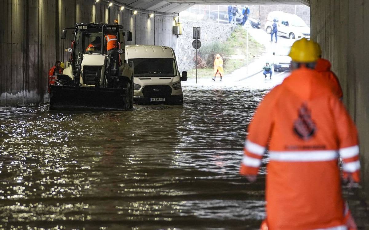 İstanbul için sarı kodlu uyarı: Kuvvetli yağış ve fırtına bekleniyor