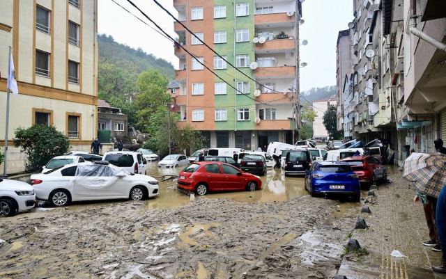 İstanbul'da sel felaketinde can kaybı 4'e yükseldi