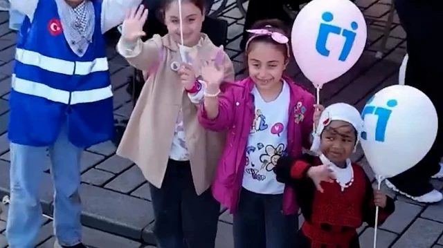 Sultanahmet Meydanı'nda Filistinli Çocuklar İçin Çiz etkinliği