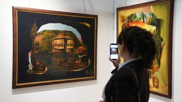 Uğur Mine Tamay'ın sergisi Dolmabahçe Sarayı'nda açıldı