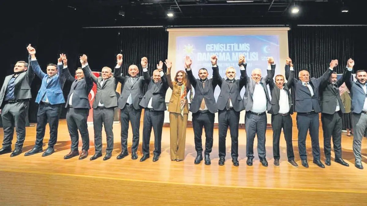 Ataşehir'de CHP'li 6 Meclis Üyesi AK Parti'ye Geçti