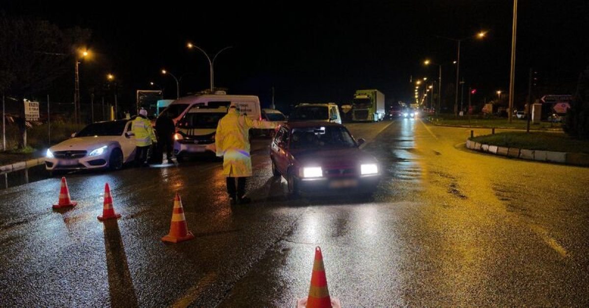 Erzincan-Erzurum karayolu yeniden trafiğe açıldı