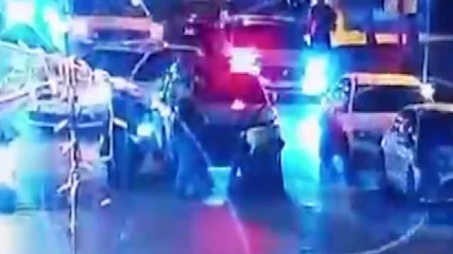 Polis, boğazına yemek kaçan vatandaşa müdahale etti