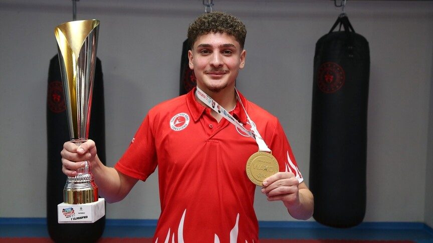 Berat Önal, Dünya Şampiyonu Olmanın Gururunu Yaşıyor