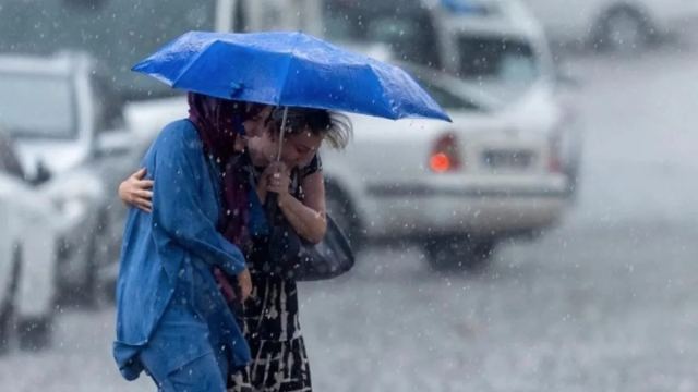 İstanbul'da Sağanak Yağış Alarmı Geliyor