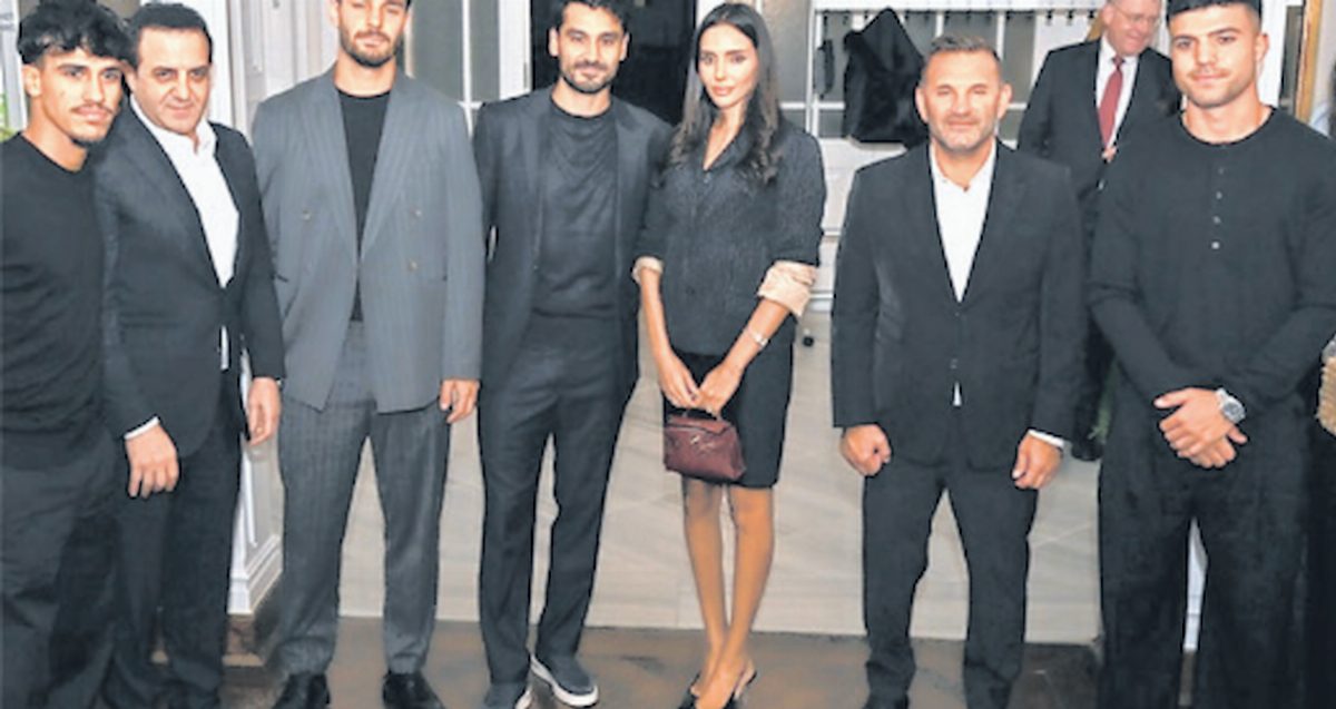 Okan Buruk, Kriz İddialarına Fotoğrafla Yanıt Verdi