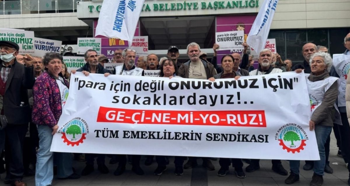 Emekliler Kadıköy'de Yürüyüş Düzenledi