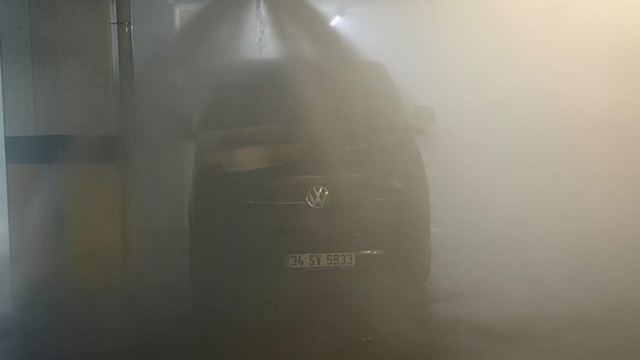 Başakşehir'de Otopark Yangını: Site Sakinleri Tahliye Edildi