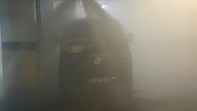 Başakşehir'de Otopark Yangını: Site Sakinleri Tahliye Edildi