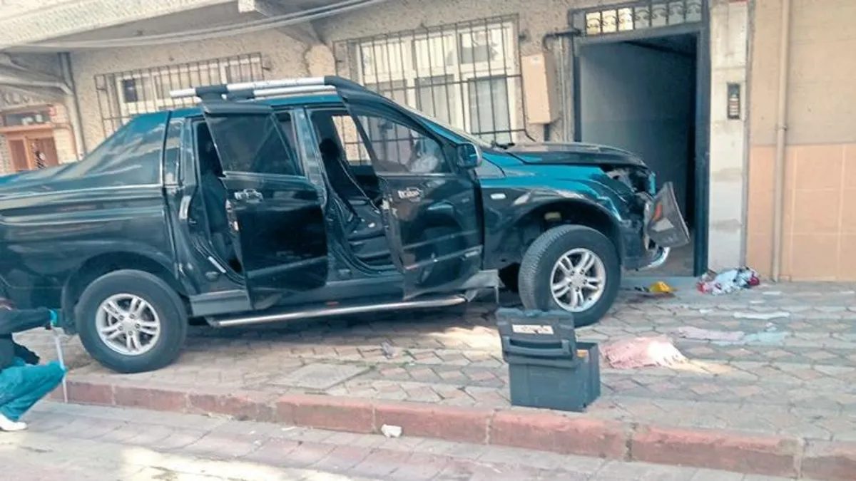 Sultangazi'de Araçla Yön Tarifi Veren Arkadaşına Çarptı