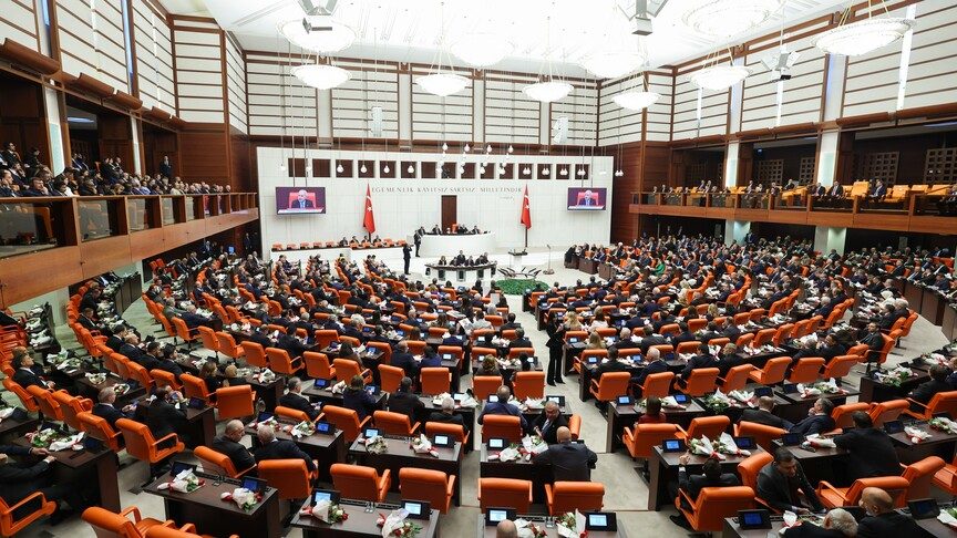 TBMM'de Sandalye Dağılımı Değişti, AK Parti'nin Sayısı Arttı