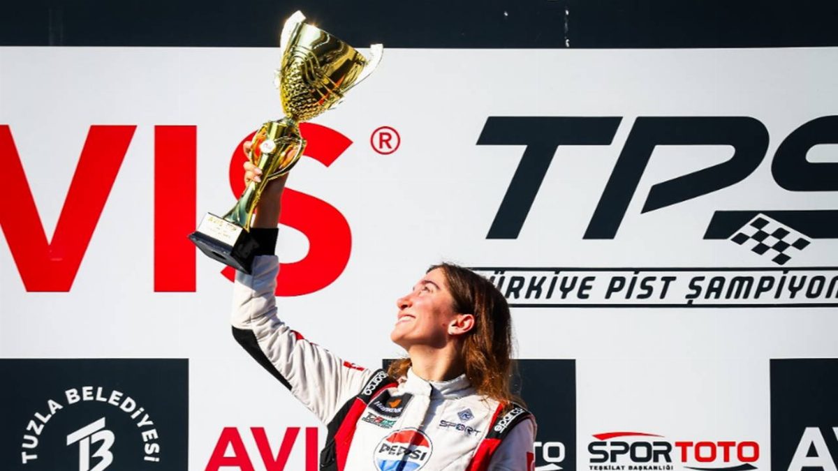 Seda Kaçan, İstanbul Park'ta Türkiye Pist Şampiyonluğu'na yaklaştı