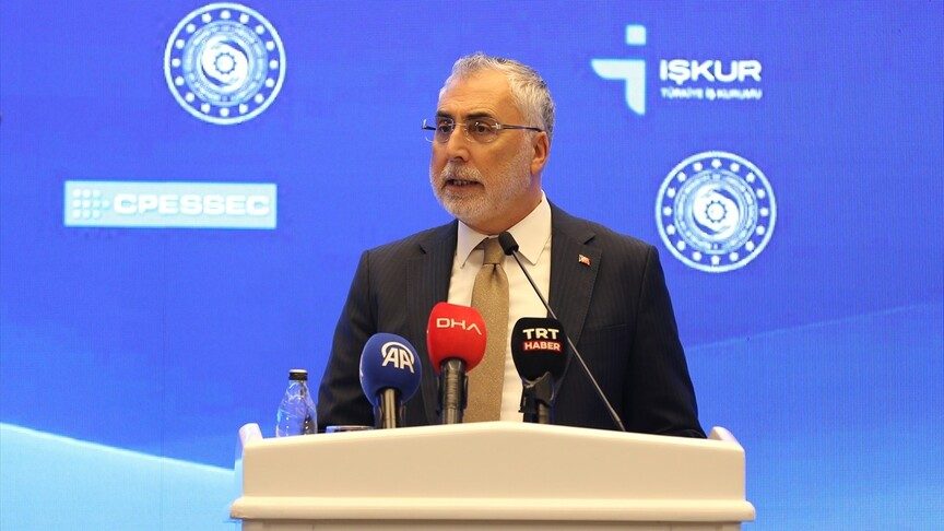 Bakan Işıkhan: İŞKUR dijital dönüşüm ve beceri geliştirme ile güçleniyor