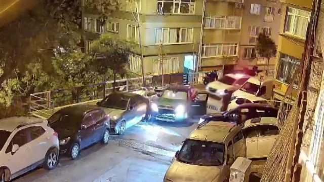 Deniz Türkeri Beşiktaş'ta polisten kaçtı, Şişli'de kaza yaptı