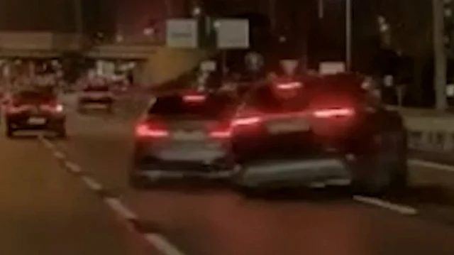 Pendik D-100'de ani şerit değişimi kaza ile sonuçlandı