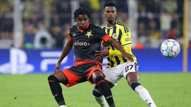 Fenerbahçe, Slavia Prag ile 2-2 berabere kaldı