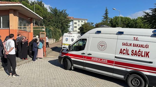 Başakşehir'de okulda bıçaklı saldırı: 1 öğrenci hayatını kaybetti