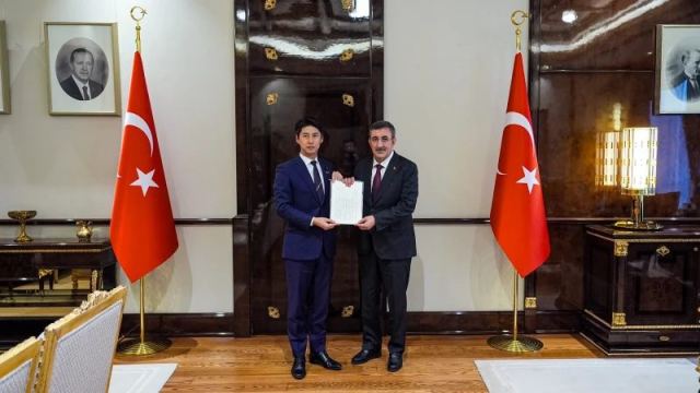 Cumhurbaşkanı Yardımcısı Yılmaz Japon heyetini kabul etti