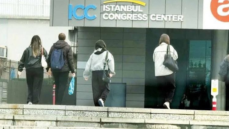 İstanbul'da konserde uyuşturucu nedeniyle 2 ölüm gerçekleşti