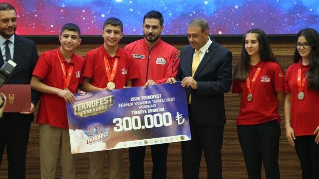 Şanlıurfa'da TEKNOFEST'te finale kalan takımlar ödüllendirildi