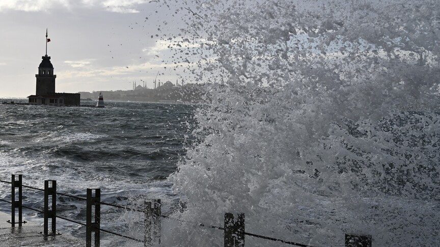 İstanbul için kuvvetli fırtına ve sağanak yağış uyarısı