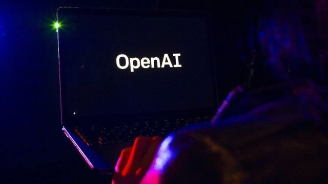 OpenAI, Eski Çalışanın Apple'a Gizli Belgeler Gönderdiğini İddia Etti